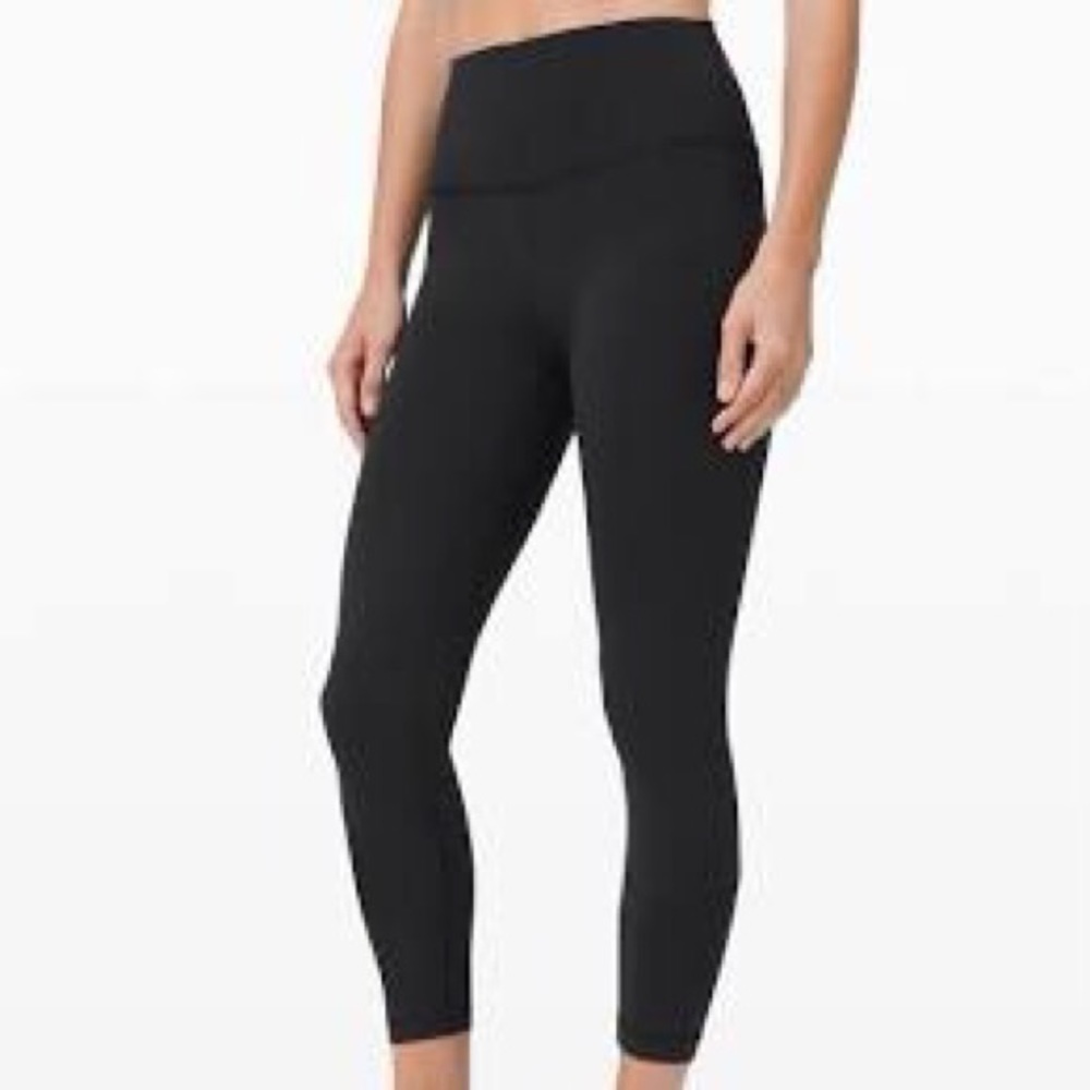 Lululemon Wunder Under leggings size 4